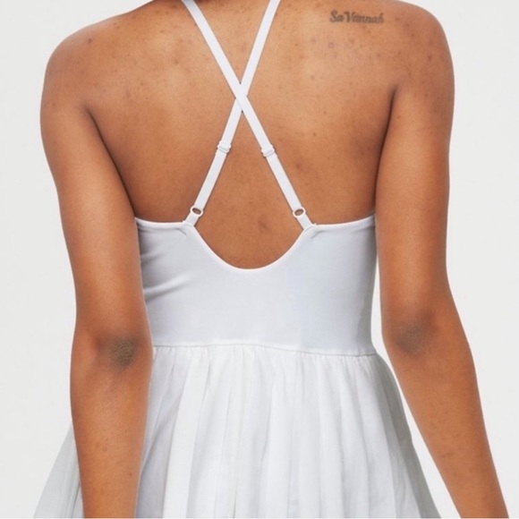 NWT OFFLINE by Aerie Nylon Pleated Exercise Tennis dress white small - Picture 2 of 10